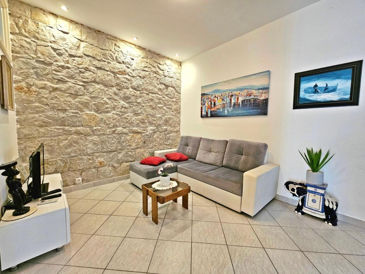 Apartments Moni Сплит Екстериор снимка